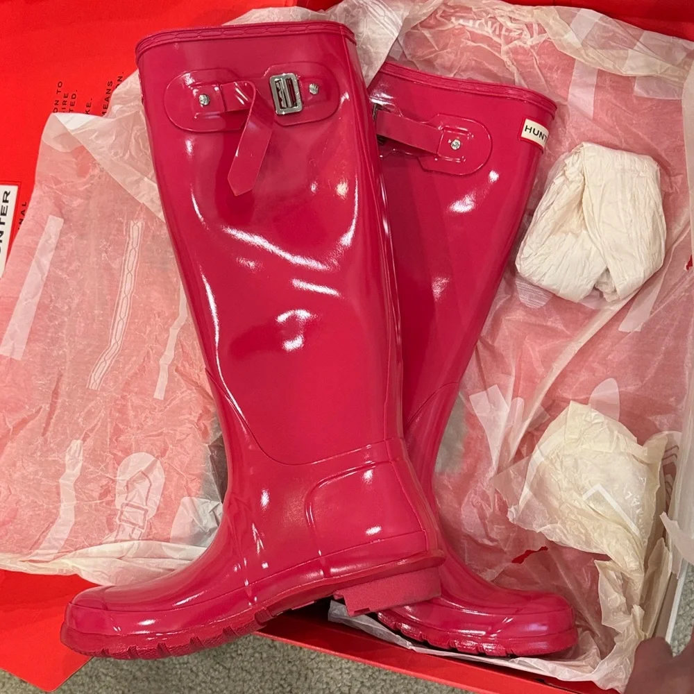 Hunter Fuchsia Glossy Boots - Picture 2 of 4
